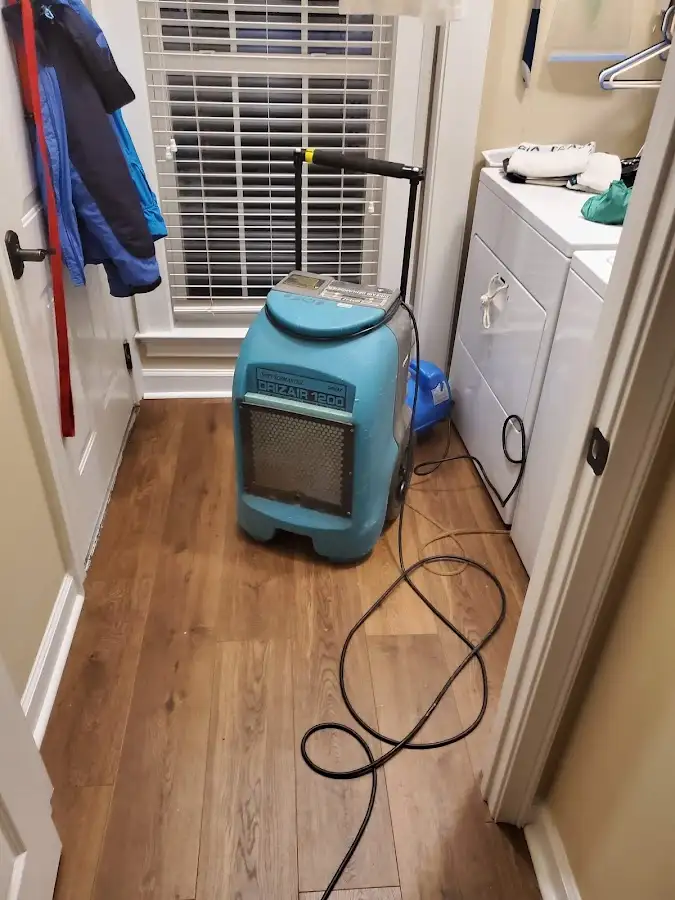 Commercial dehumidifier deployed for Crawl Space Restoration in Elizabethton